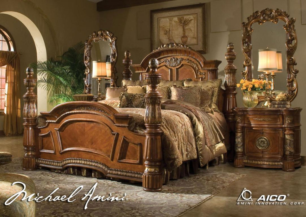 Villa Valencia King Poster Bed in Chestnut